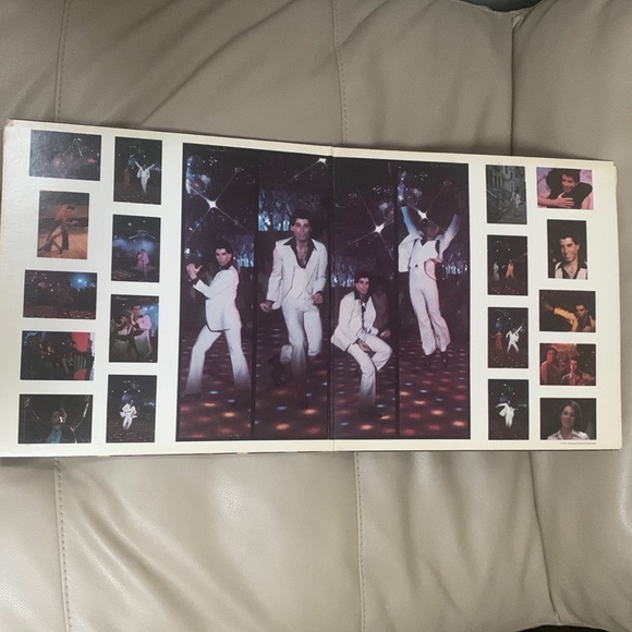 Saturday Night Fever (The Original Movie Soundtrack Deluxe Edition) - Picture 2 of 3